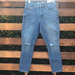 Universal Thread Jeans